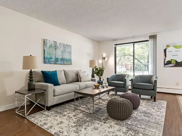 10910 110th St NW #108, Edmonton, AB T5H 3E4