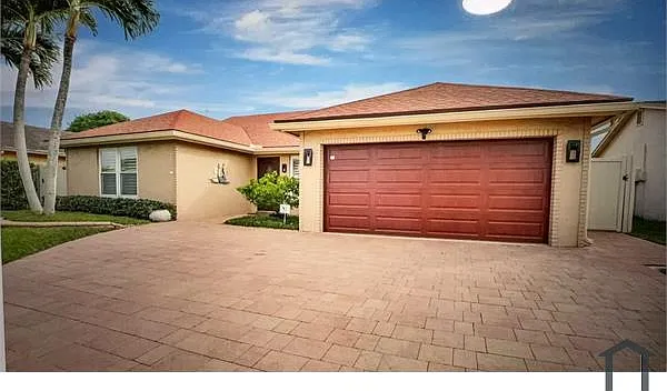 5 bed, 2310 sqft, $5,300 — Photo 1