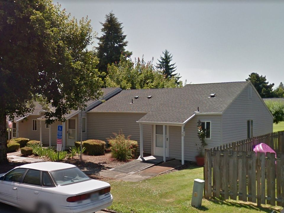 Toliver Terrace Apartments - 615 W Heintz St Molalla OR | Zillow