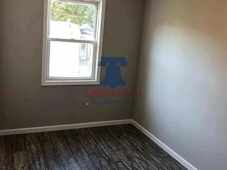 5810 Crittenden St — Photo 9