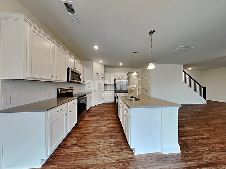 113 Keyser Dr — Photo 4