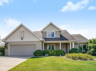 58545 Heather Pointe Dr, Osceola, IN 46561