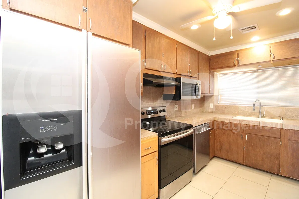 3 bed, 2.0 bath, 1120 sqft, $1,499 — Photo 2