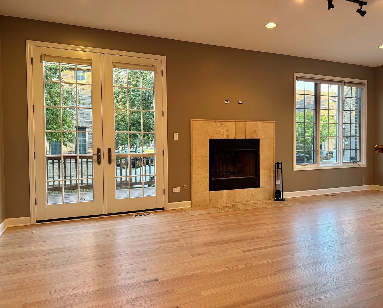 3 bed, 2.5 bath, $3,100 — Photo 2