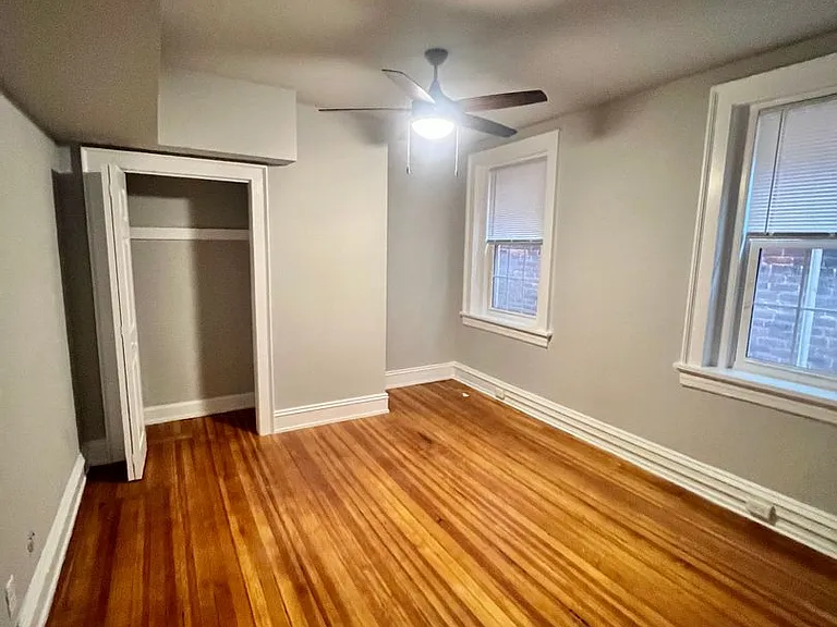 402 N Sheppard St — Photo 15