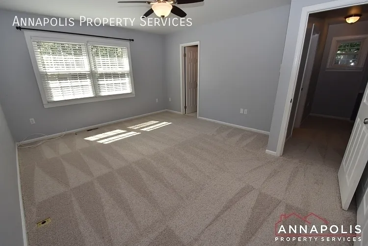 364 Ellenham Ct — Photo 13