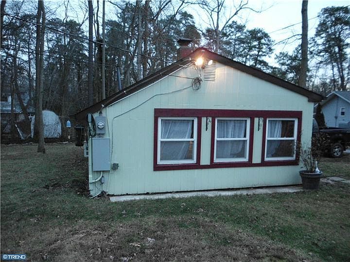 1st image of 22 Dennis Ave