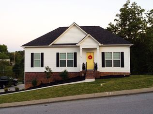 512 Titanium Dr, Hixson, TN 37343
