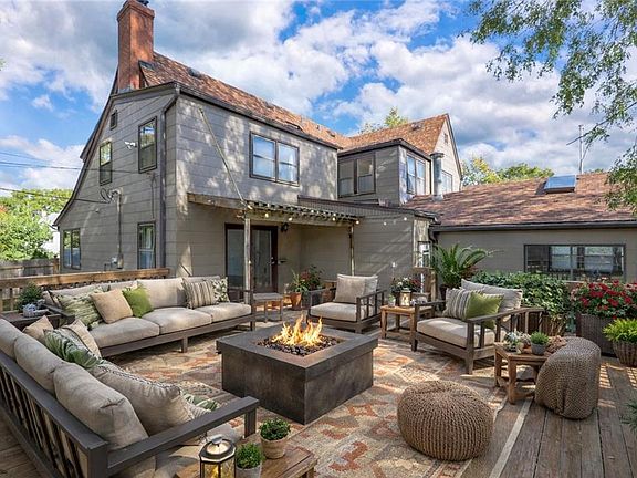 3rd image of 801 Valentine Rd