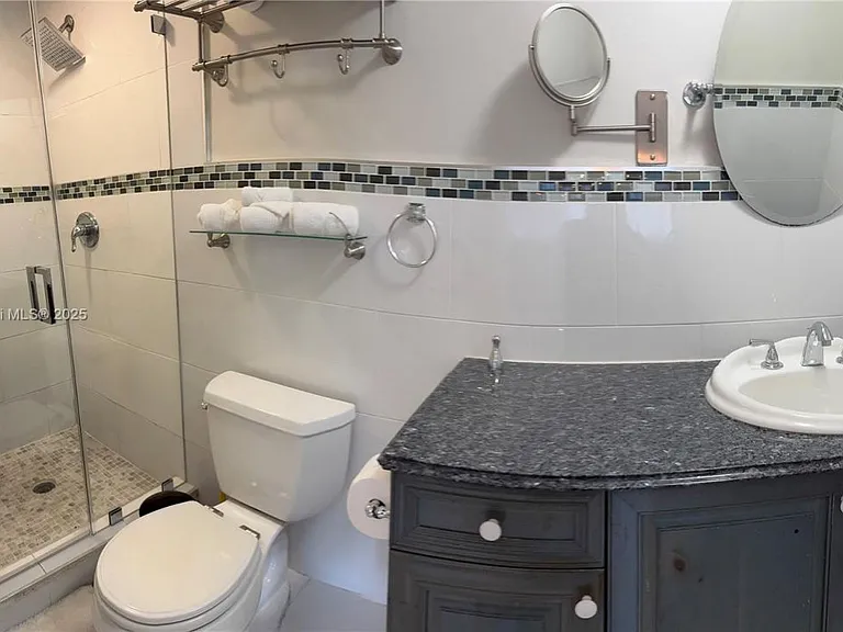1301 Grouper Dr #A — Photo 3