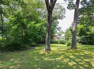 23 Laurel Circle Dr, Norwich, CT 06360
