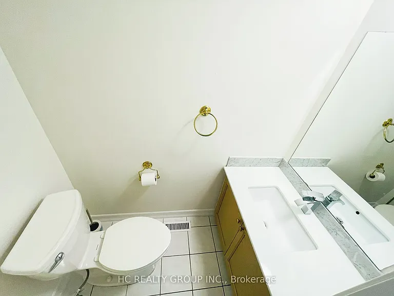 37 Page Cres — Photo 12