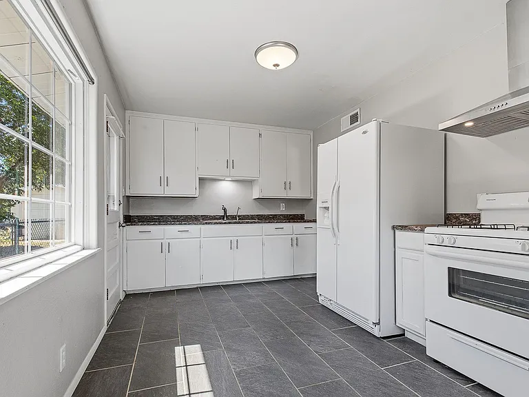 2300 Aspen Dr — Photo 23