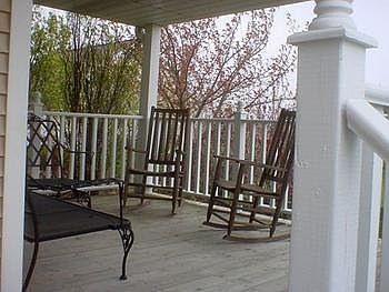 Another sitting area.