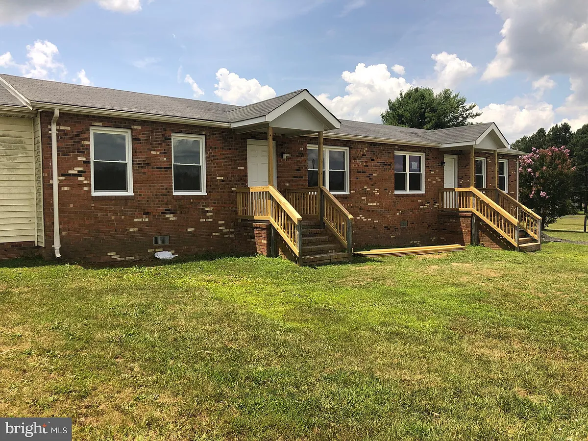 Building Photo - 9382 Windsor Dr