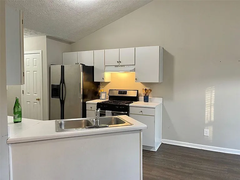 3142 Sentinel Cir — Photo 4