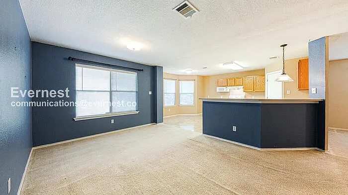 109 Covey Ln — Photo 4