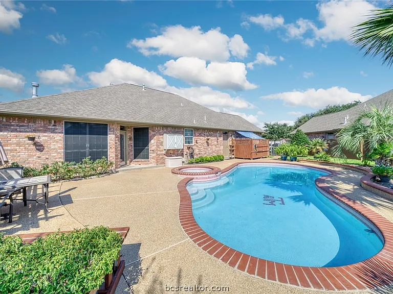 602 Clovis Ct — Photo 29