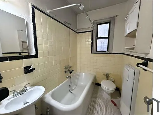2860 Valentine Ave #B5 — Photo 6