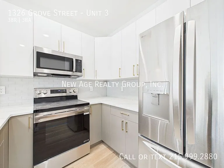 1326 Grove St #3 — Photo 5