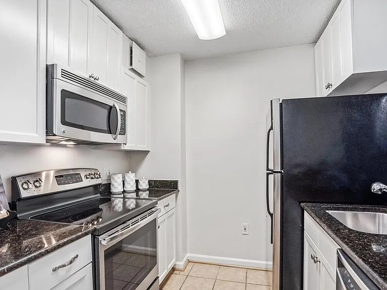 2320 Wisconsin Ave NW #111 — Photo 4