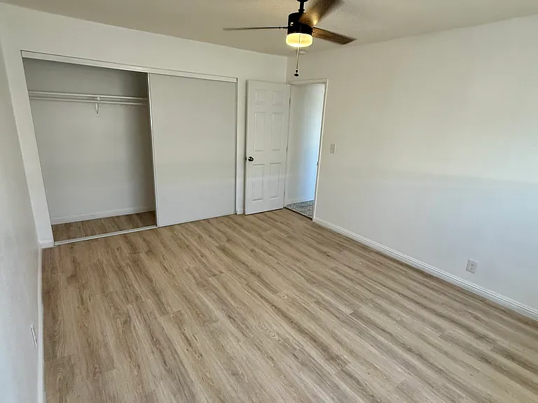 2105 N Webster St — Photo 11