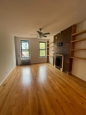 Rented by Safdie Realty Group | media 12