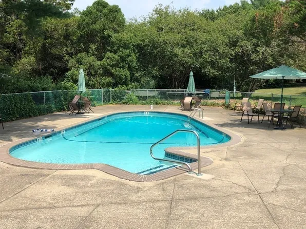 12 State Rd APT 3F, Plymouth, MA 02360