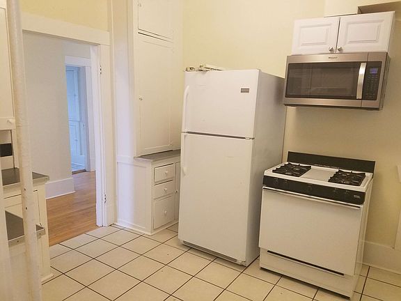 4th image of 605 N Garden St #605