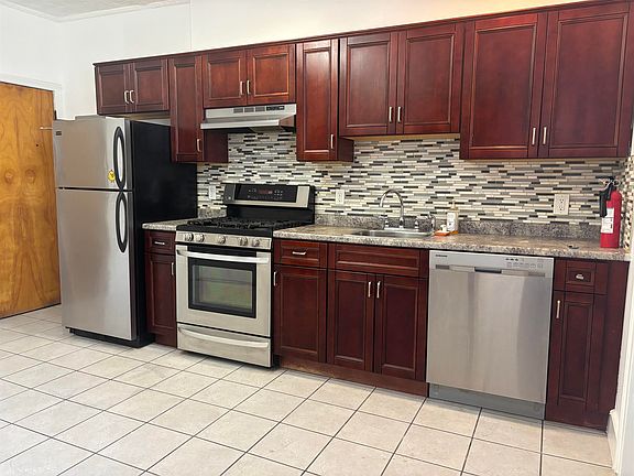 2nd image of 333 Sip Ave #1R