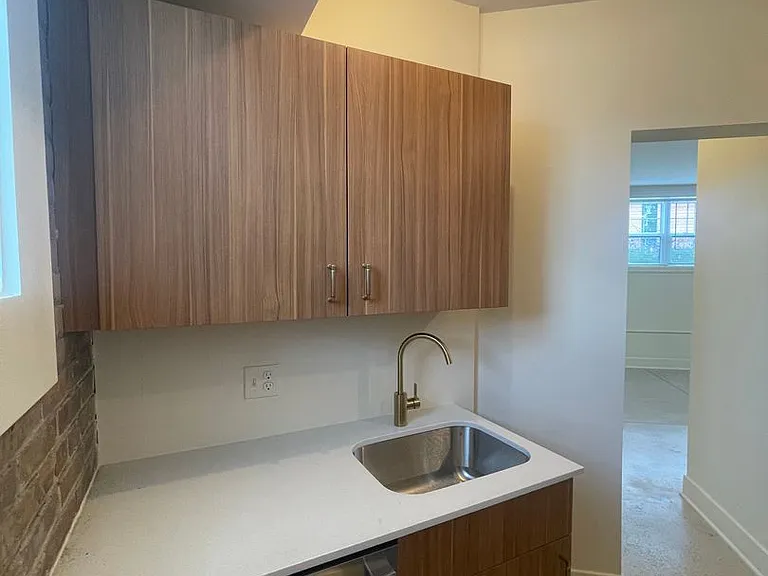 Sterling Apartments — Photo 51
