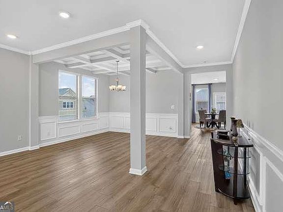 5th image of 4005 Diane Ln