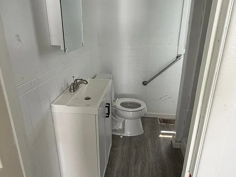 9 O'Connell St — Photo 4