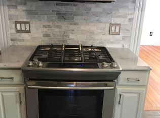 15 Spring St, Manchester, CT 06040