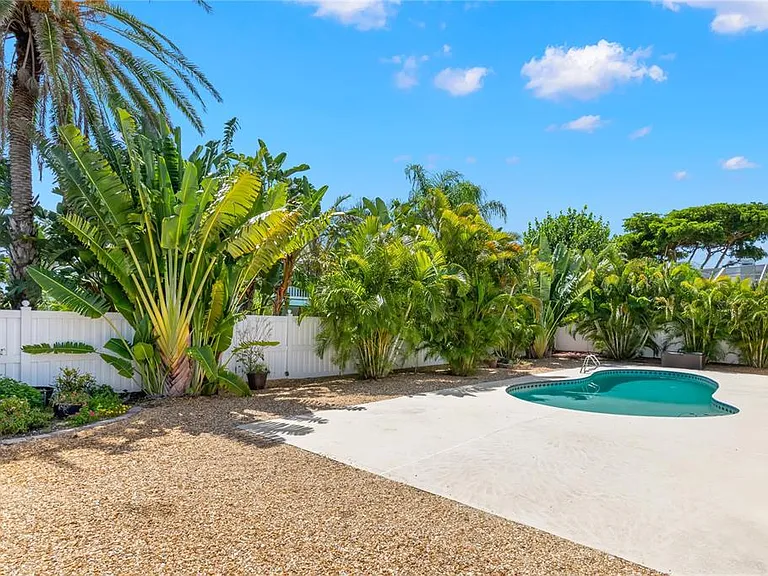 297 Monte Cristo Blvd — Photo 36