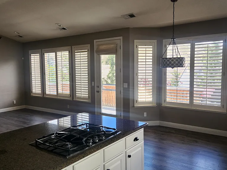 4742 Village Green Pkwy — Photo 10
