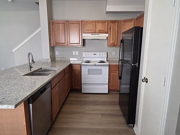4th image of 7810 Kingsbury Wood