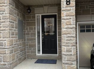 8 Waterstone Way, Whitby, ON L1N0M3