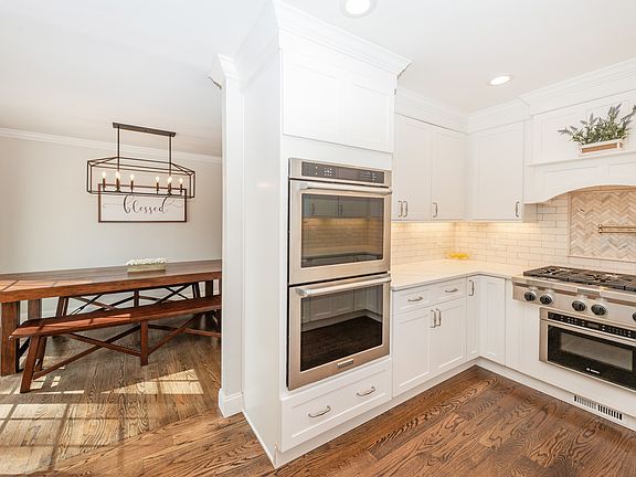 5th image of 350 Smith Pl
