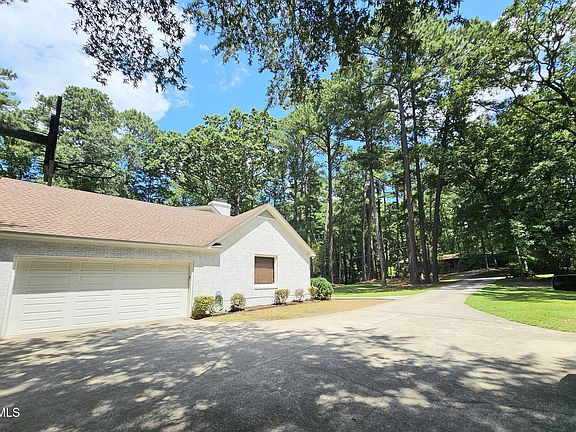 4th image of 205 Edgewood Dr