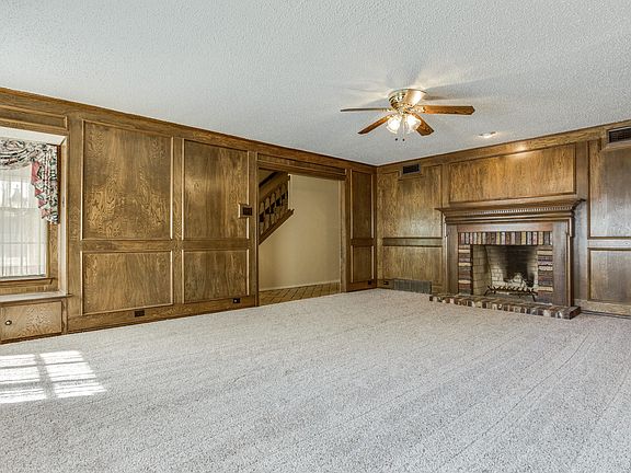 4th image of 1107 Wellington Dr