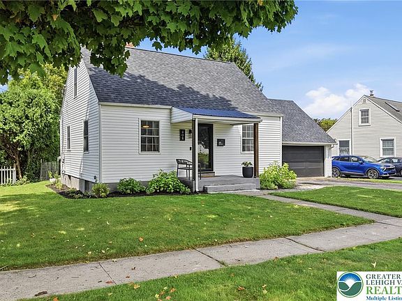 3rd image of 408 Maple Rd