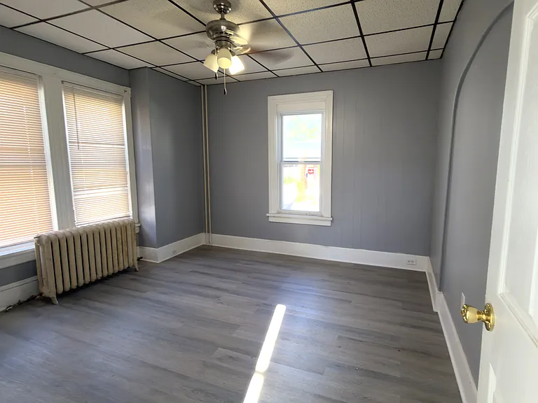 120 N Evans St — Photo 11