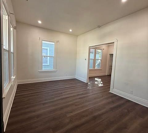 4th image of 116 E Center St