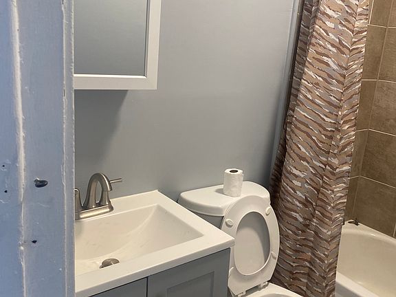 3rd image of 2858 S Christiana Ave #2FM