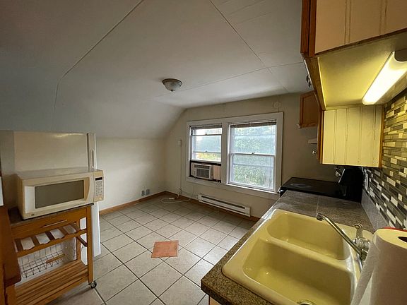 4th image of 723 S Westnedge Ave #3