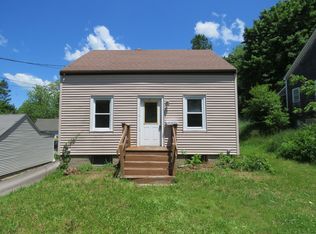 4 Burgeville Ct, Groton, CT 06340