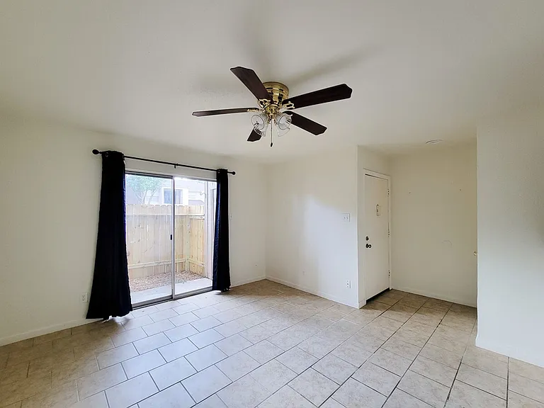 Kimberly House Apartments — Photo 21