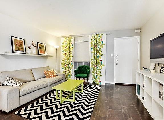 3rd image of 300 Crockett St APT 100