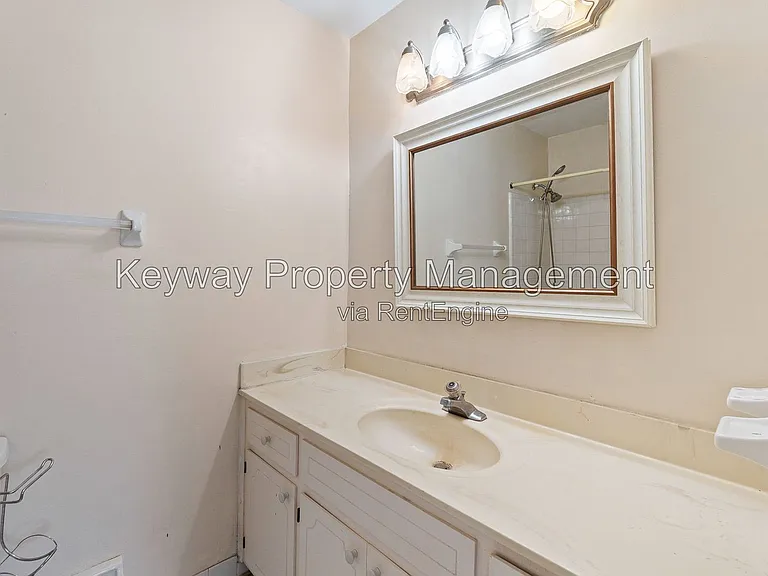 344 Folkstone Cir — Photo 16